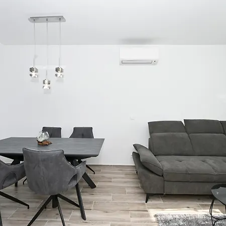 Paradise Apartman Kastela